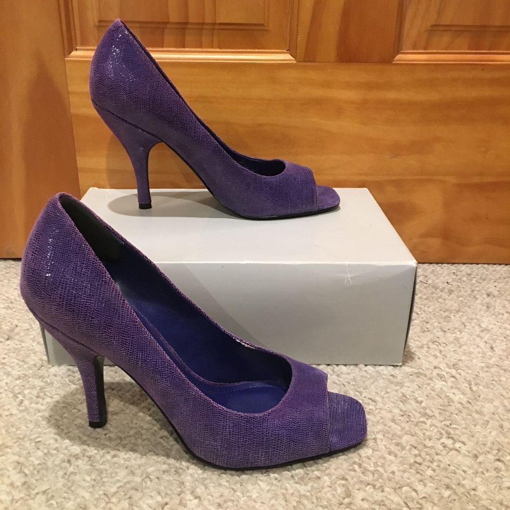 BCBGeneration Ariel Snakeskin Shoes - Picture 1 of 5